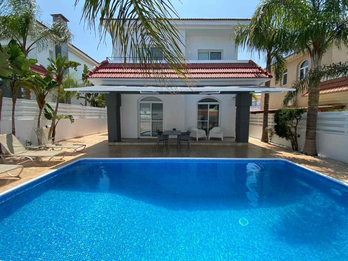 Villa Diana - 200 Meters From Kapparis, Fireman'S Beach Paralimni Eksteriør billede