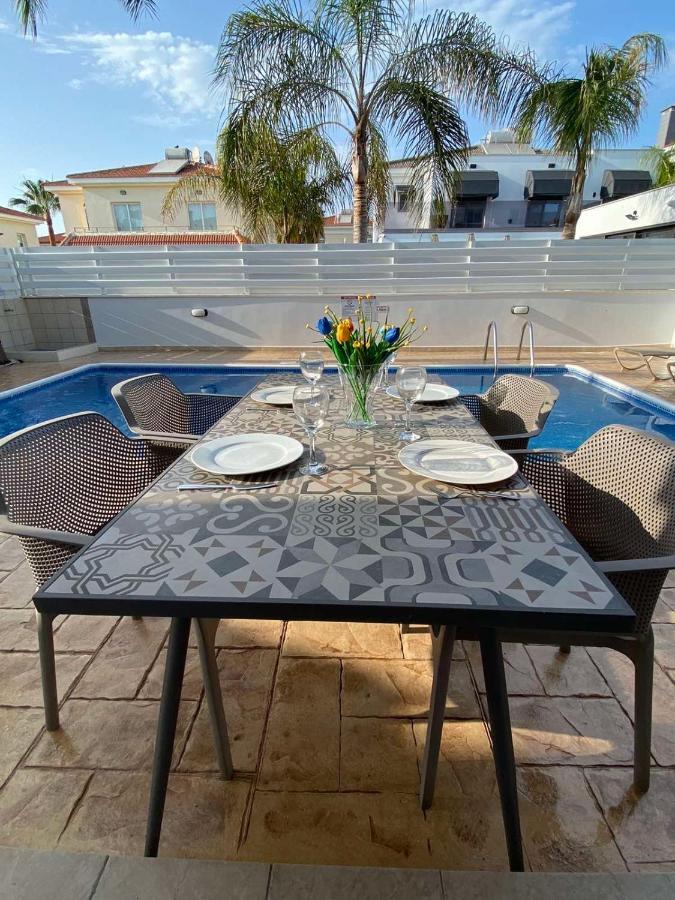 Villa Diana - 200 Meters From Kapparis, Fireman'S Beach Paralimni Eksteriør billede