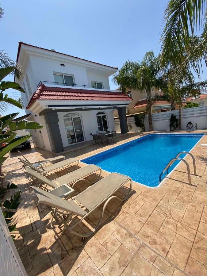 Villa Diana - 200 Meters From Kapparis, Fireman'S Beach Paralimni Eksteriør billede